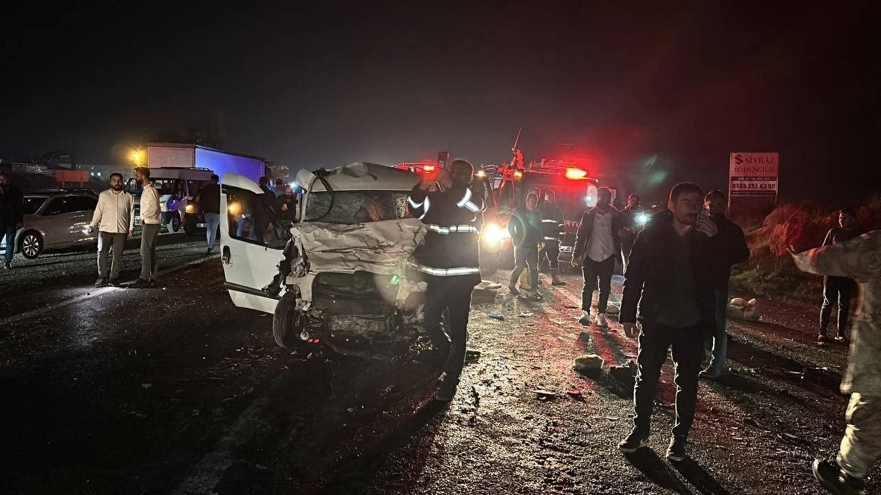 anlurfa'da zincirleme trafik kazas: 3 kii ld, 6 kii yaraland