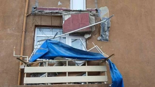 Avclar'da balkonu ken 6 katl binann tahliyesine karar verildi