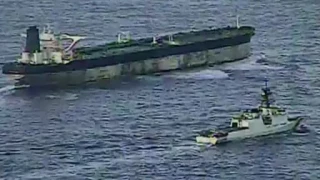 ABD el koyduğu Rus tankerinin görüntüsünü paylaştı