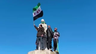 Rakka’da SDG’ye ait heykeller yerle bir edildi