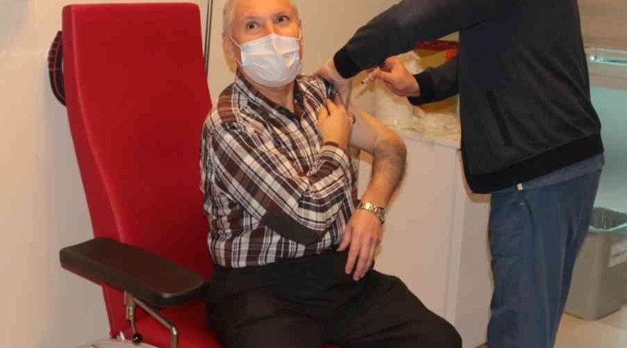 Balıkesir'de ilk TURKOVAC aşısı yapıldı