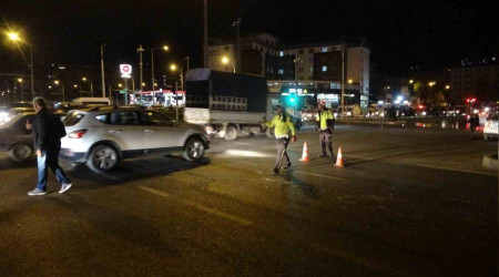 Malatya'da sivil ekip aracı kaza yaptı: 2'si polis 4 yaralı