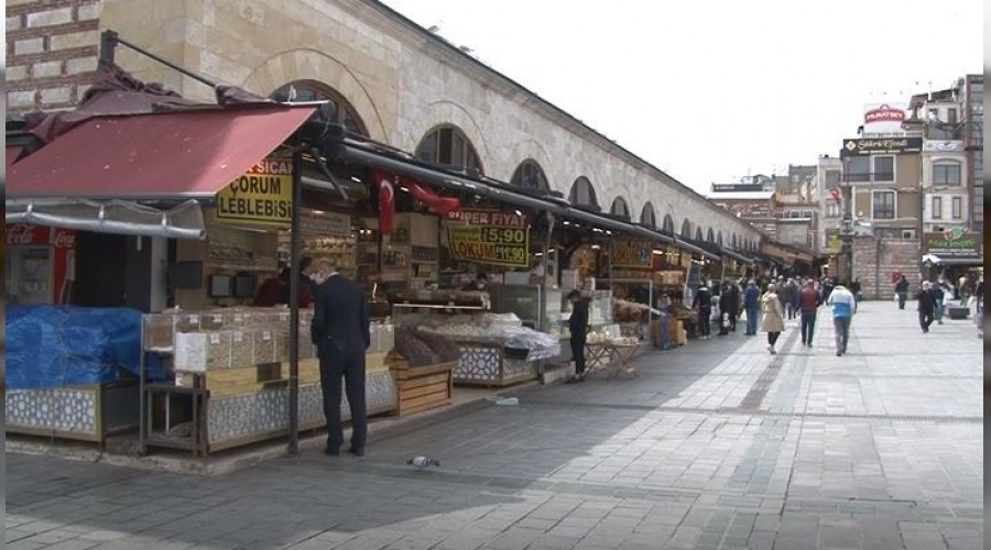 Ramazan öncesi Eminönü bomboş