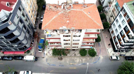 Bahçelievler'de doğalgaz patlamasının yaşandığı bina yıkılıyor