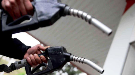 Gece yarısından sonra benzine 52 motorine 50 kuruş zam