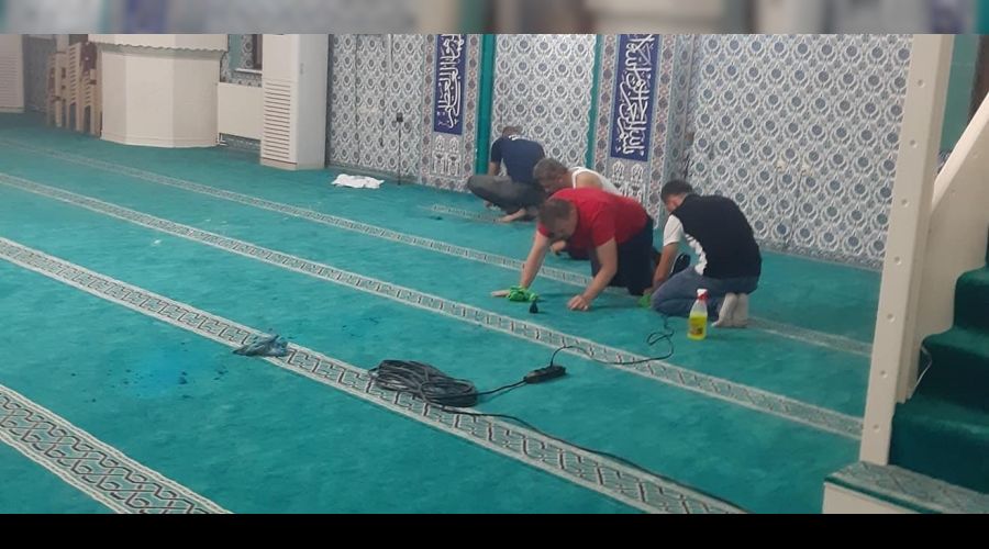 O kentte camiye çirkin saldırı