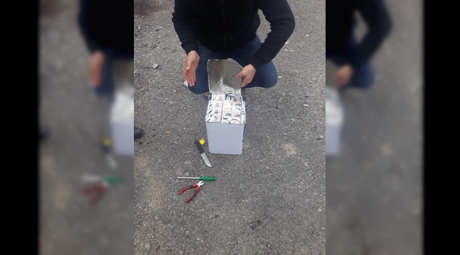 Sigaraları yağ tenekesine zulalamışlar