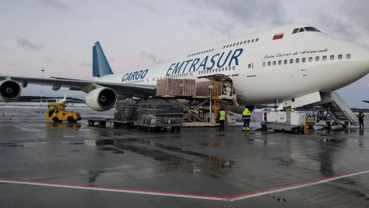 Venezuela, hava sahasını Arjantin'den gelen tüm uçaklara kapattı