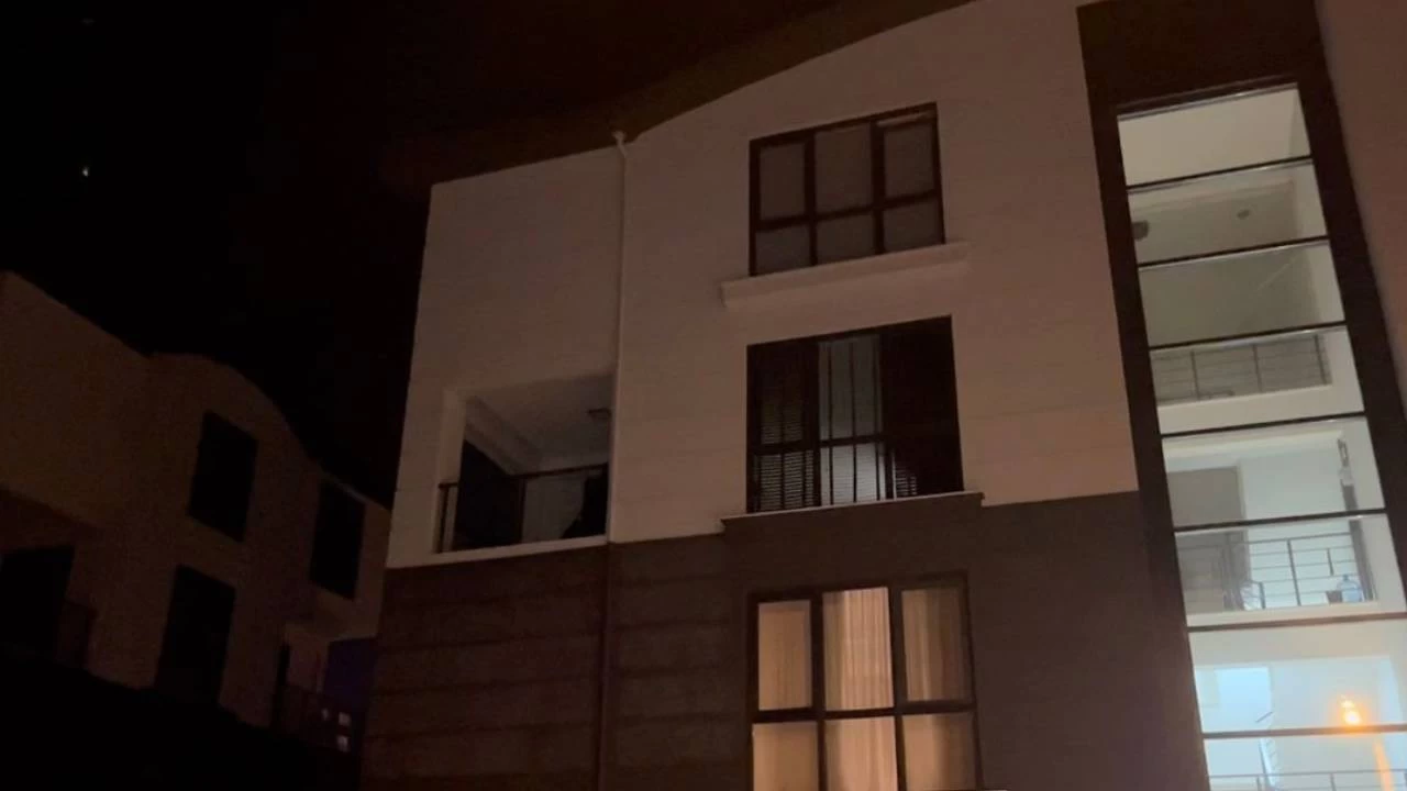 Bursa'da deprem korkusuyla ikinci kattan atlayan genç hayatını kaybetti