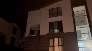 Bursa'da deprem korkusuyla ikinci kattan atlayan genç hayatını kaybetti