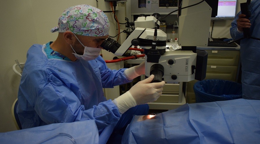 Göz ameliyatlarında yüzde 100 bıçaksız cerrahi