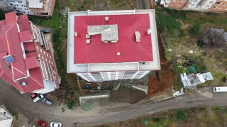 Trabzon'da istinat duvarı çöktü: 9 katlı bina zarar gördü