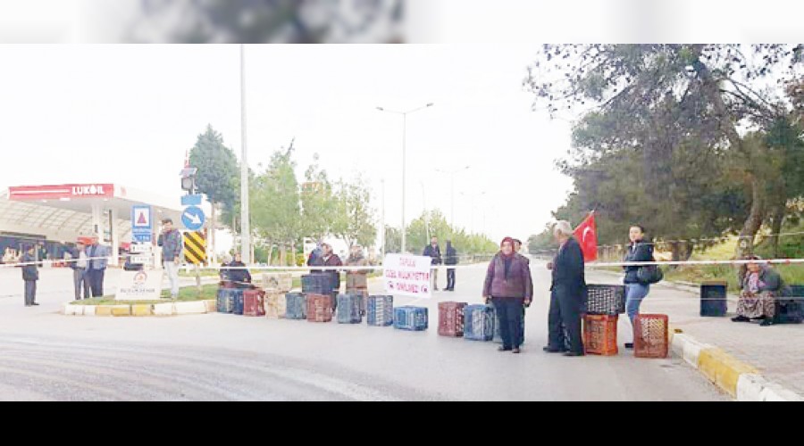 Pamukkale yolunu kapattılar