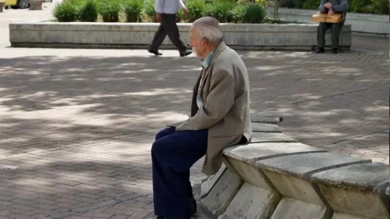 Yaş ayrımcılığı yaşlı bireylerin hayatını olumsuz etkiliyor