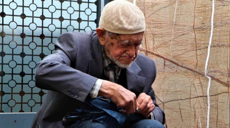 70 yıldır şemsiye tamir ediyor