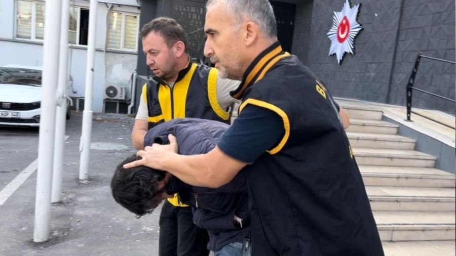 9 yaşındaki çocuğa biber gazı sıktı