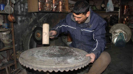 Ata yadigarı 200 yıllık 'Sini' buldu