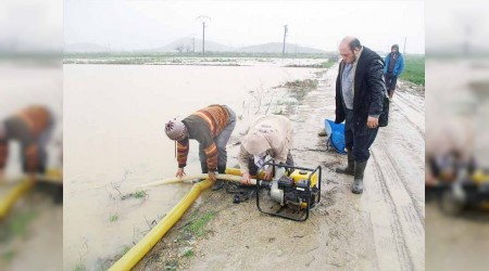 İzmir'de tarım arazileri göle döndü