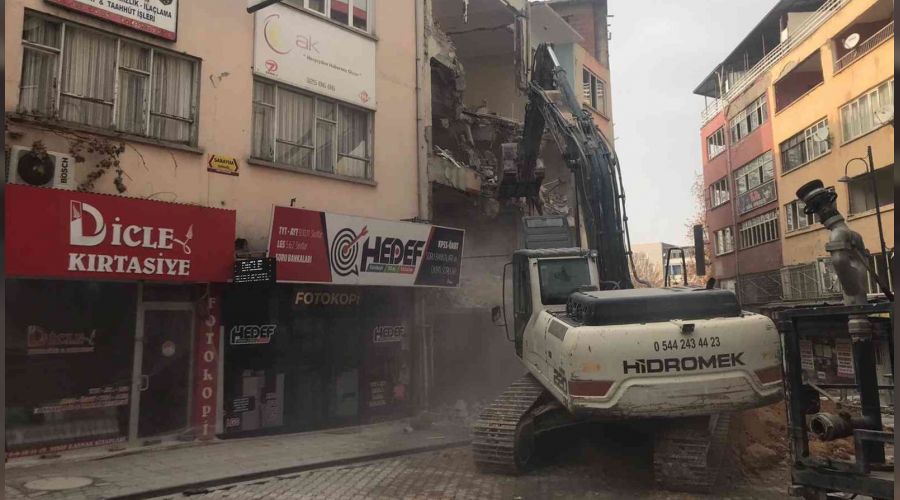 Malatya'da bir bina daha ykld