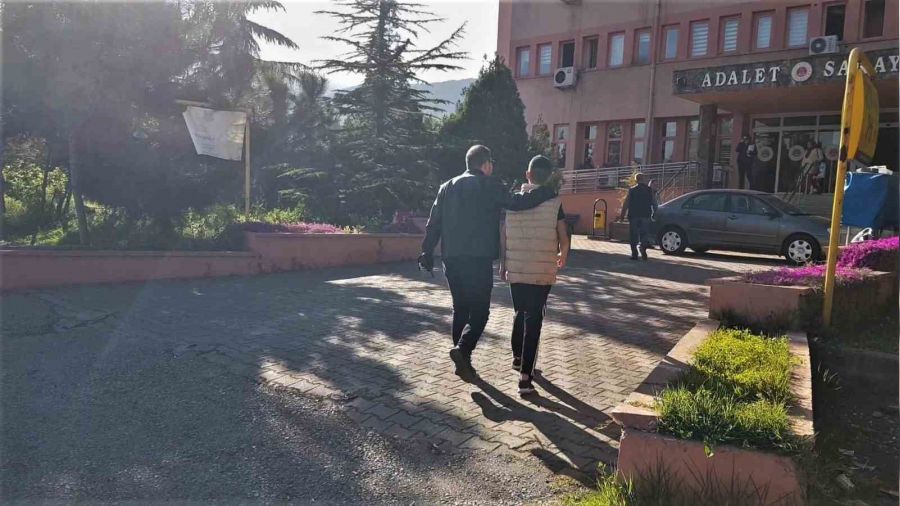 47 sabıka kaydı bulunan 14 yaşındaki hırsız tutuklandı