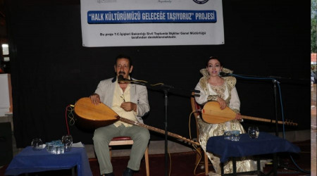 Ahlat'ta aşıklar gecesi düzenlendi