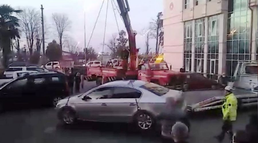 Arhavi Belediyesi makam aracına haciz