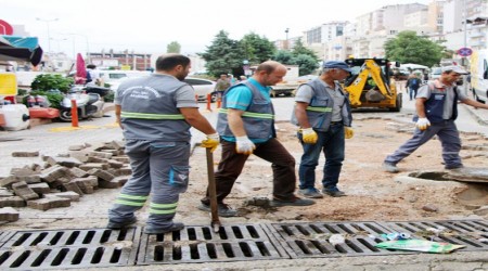 Balıkesir yağmura dayanamadı