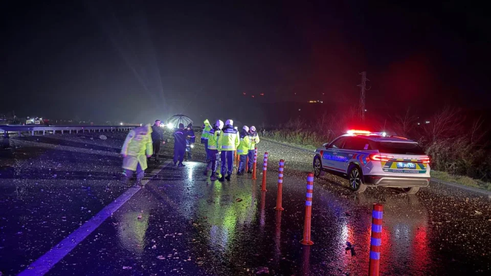 Balıkesir'de F-16 savaş uçağı düştü: Pilot şehit oldu