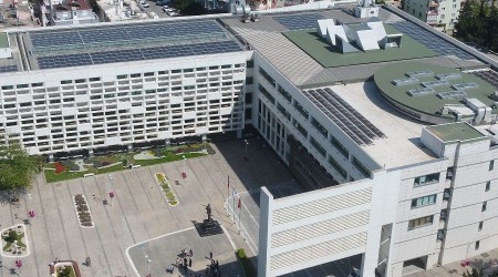 Büyükşehir Belediyesi çatısında elektrik üretimine hazır