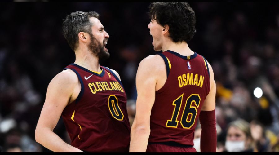 Cedi Osman galibiyette baş rol oynadı