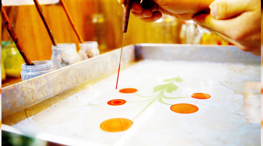 Ebru sanatını dünyaya tanıtıyorlar