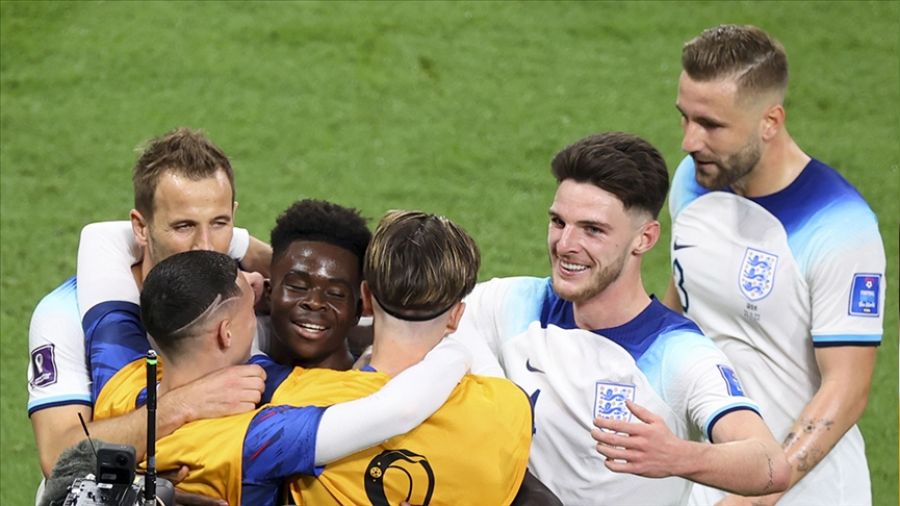 İngiltere tur için sahaya çıkacak