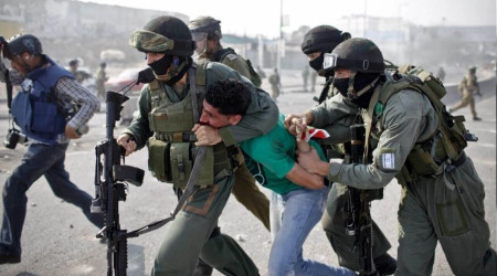 İsrail güçleri, Batı Şeria'da 55 Filistinliyi gözaltına aldı