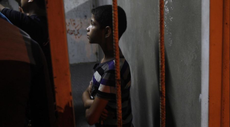 İsrail hapishaneleri çocuklarla dolu!