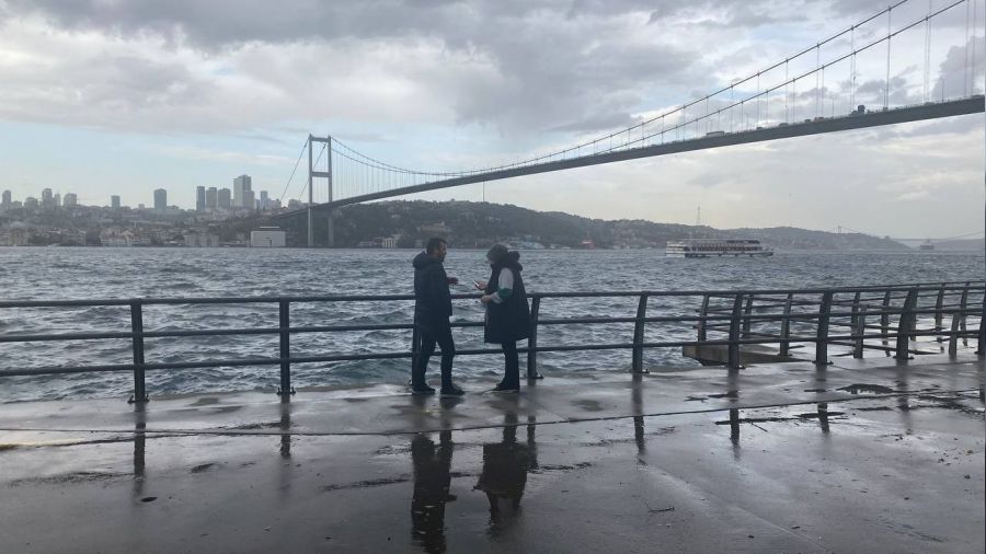 stanbul Boaz'nda iddetli rzgar etkili oldu