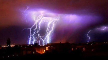 İstanbul'da dakikada 65 şimşek çaktı