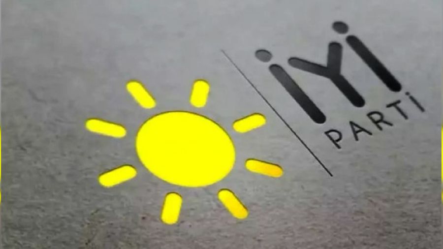 İYİ Parti'de bir il başkanı ve yönetimi daha istifa etti