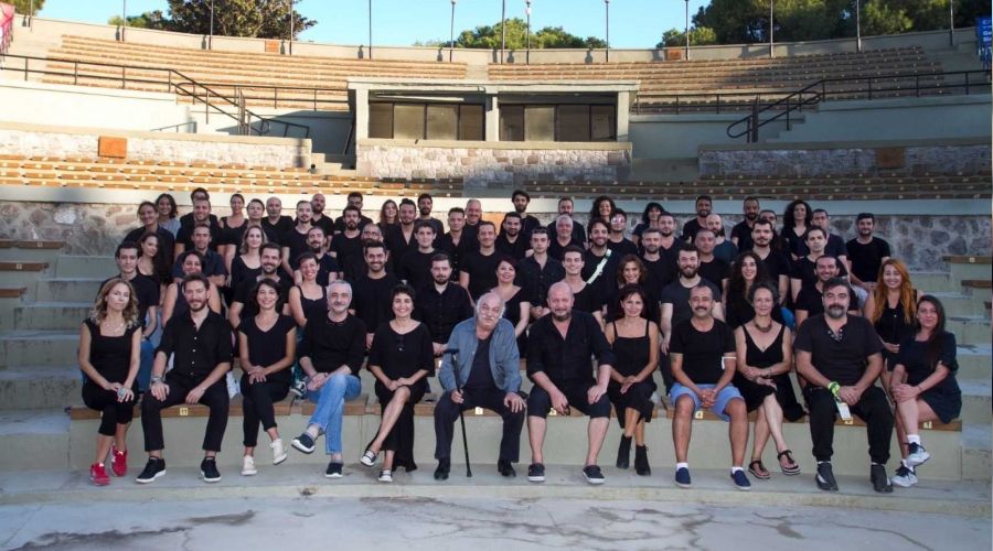 İzmir Şehir Tiyatrosu perde açıyor