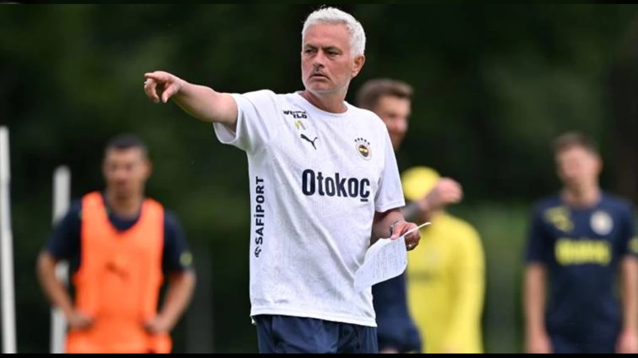 Mourinho, fenalaan eski oyuncusunu arad