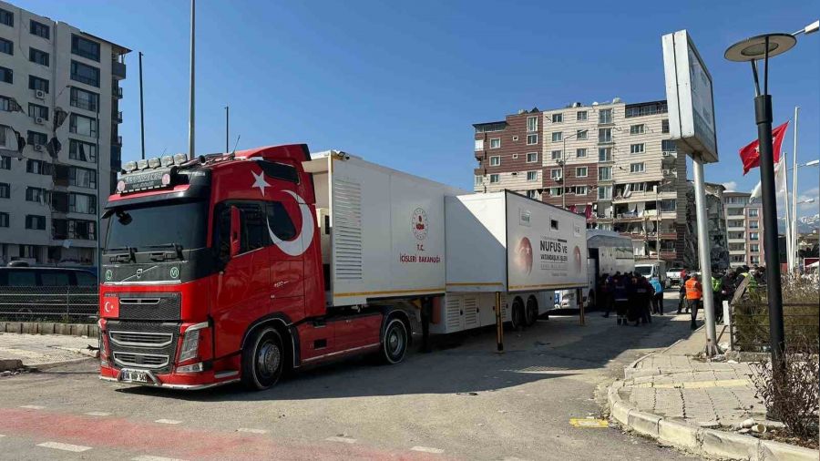 Nüfus Müdürlüğü, kimliğini kaybedenler için hizmet veriyor