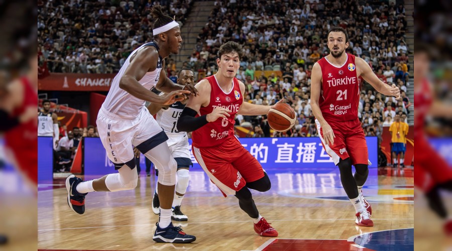 Potada milliler kritik maça çıkıyor