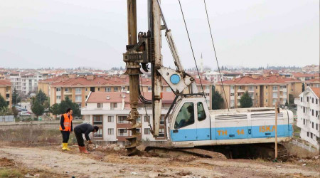 Toprak kayması olan yolda çalışmalar başladı