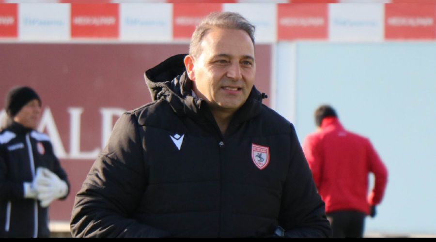 "Türk futbolcu bulmak kolay değil"