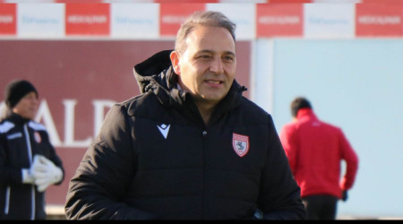 "Türk futbolcu bulmak kolay değil"