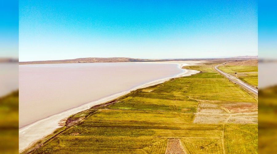 Tuz Gölü pembe renge büründü