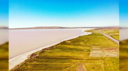 Tuz Gölü pembe renge büründü