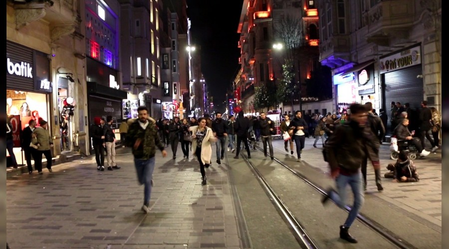 Yılbaşı akşamı Taksim'de panik