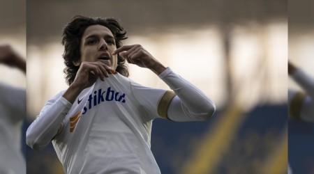 15 yaşında lig tarihine geçti