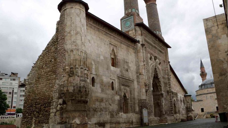 37.5 Metre yükseklikteki kapının Anadolu'da eşi benzeri yok