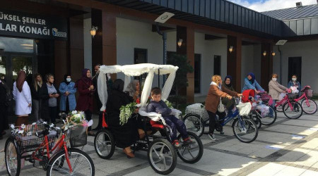 40 yaş üstü kadınlar, ilk defa bisiklet sürmenin heyecanını yaşadı